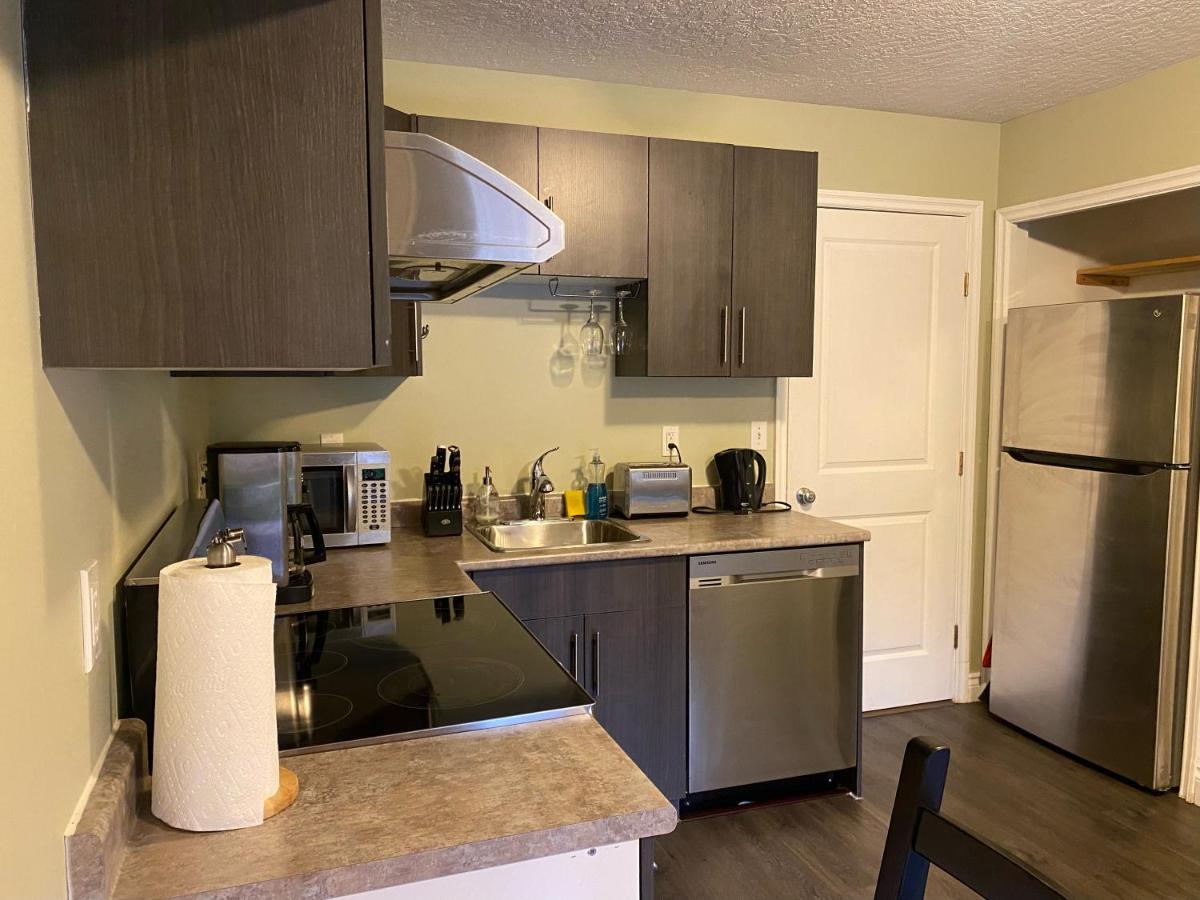 1 Bedroom Suite In Langford. Victoria Zewnętrze zdjęcie
